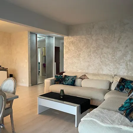 Appartement Lumineux: Confort Proche Parc des Expositions Dijon Exterior photo