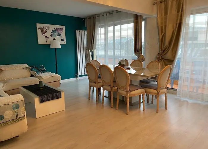 Bel Appartement Lumineux De 100M2 6 Places 3 Chambres Au 3E Etage Avec Ascenseur -A 5Mn A Pied Du Parc Des Expositions Congres De Dijon Et Eng Et 10Mn Du Centre Ville Place Parking Devant L\'Immeuble